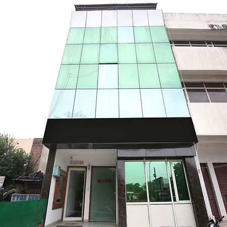 Oyo 16736 Hotel Hm Crystal Chandīgarh المظهر الخارجي الصورة